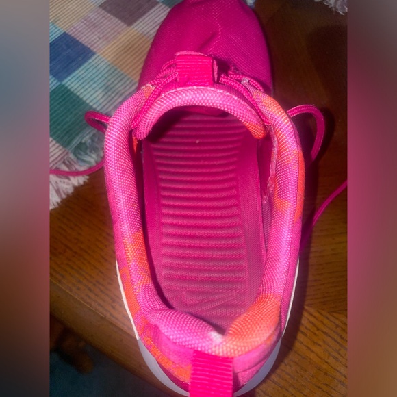 Pink Nikes - Picture 11 of 16